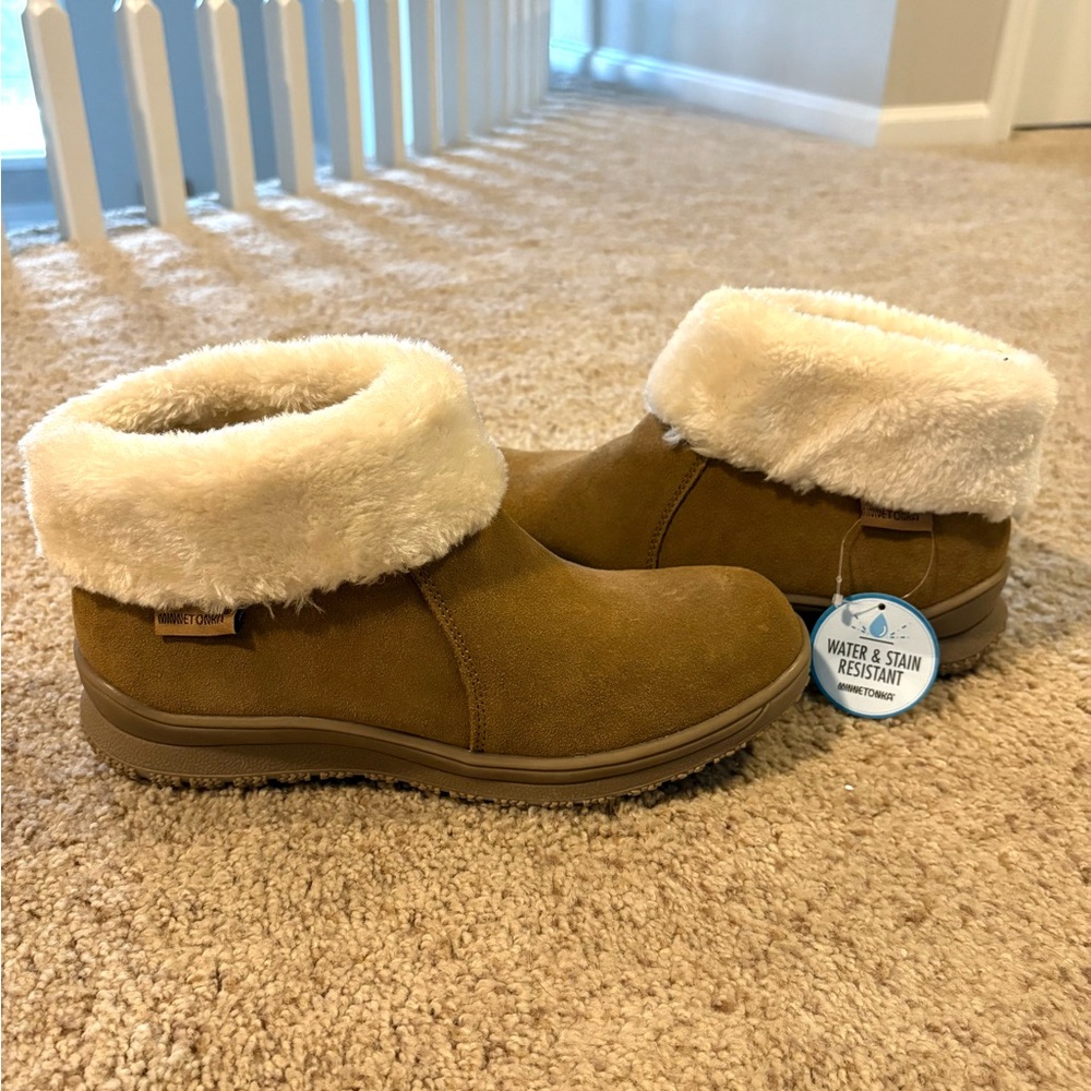 Minnetonka Cozy Brown Faux Fur Lined Ankle Boots